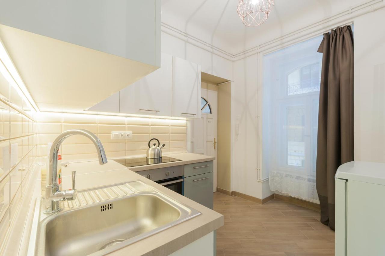 Central Seven Erzsebet Krt Budapest Ngoại thất bức ảnh